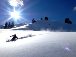Kjetil Børtnes legger en fin sving i perfekt snø.
